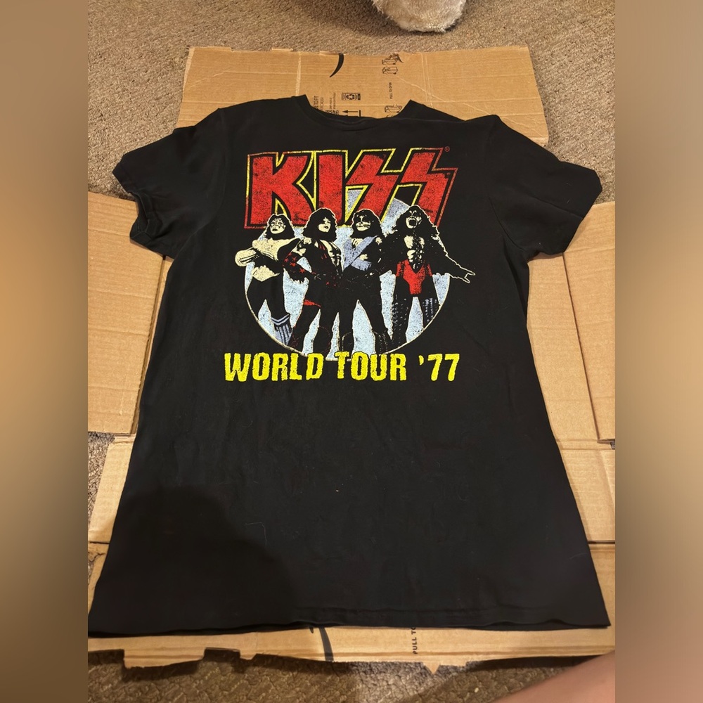 kiss shirt